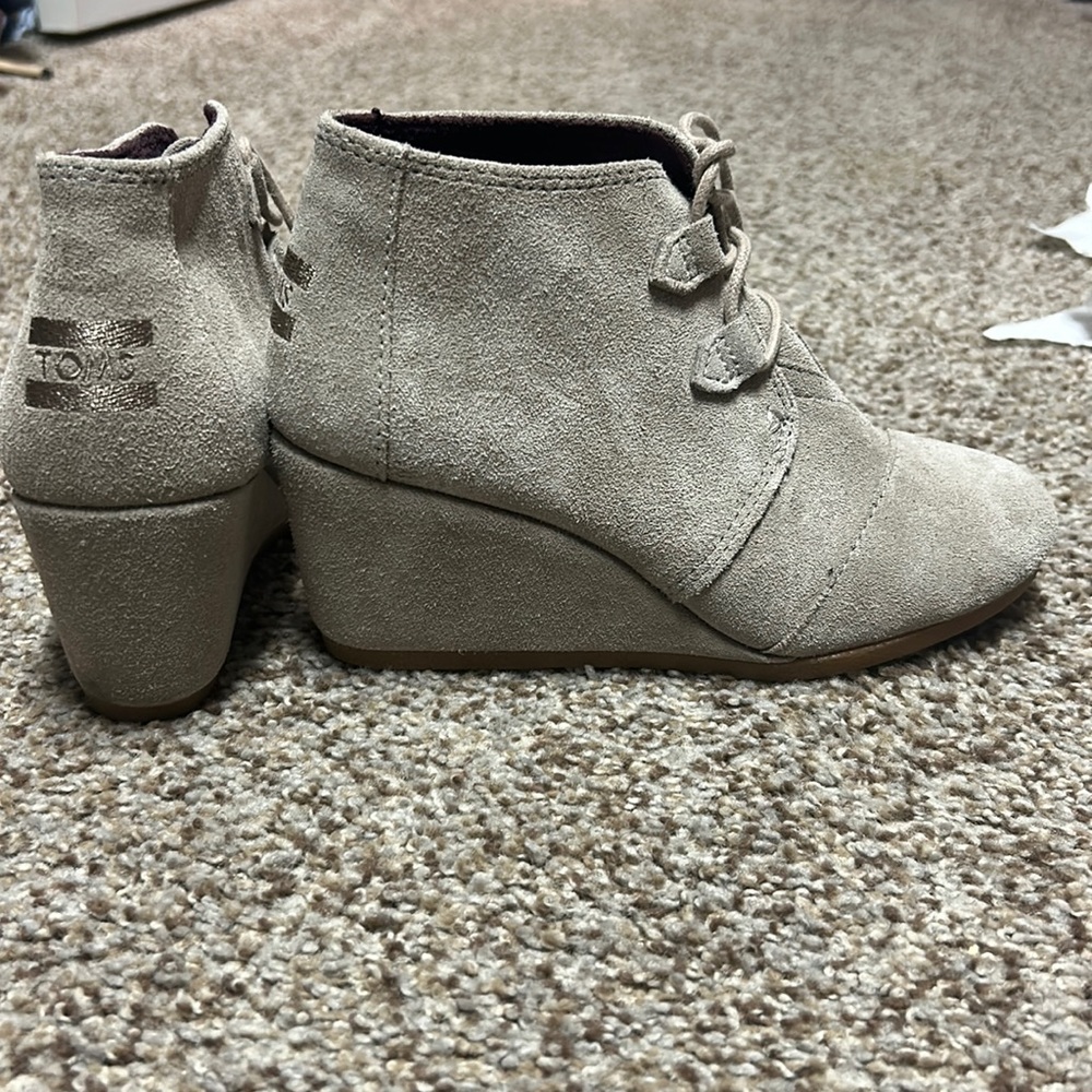 Toms wedges size 6.5